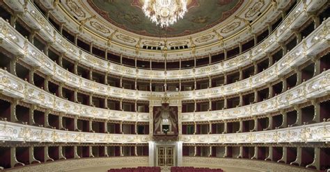 Teatro Ducale di Parma: 18. vuosisadan italialainen teatterin kulta-aika ja valistuksen vaikutus taiteeseen