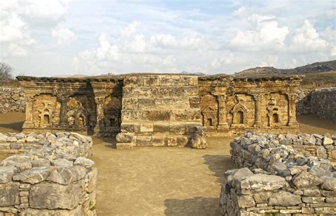 The Taxila Debate:  A Crucible for Buddhist Philosophy and Hellenistic Thought in 4th Century Pakistan